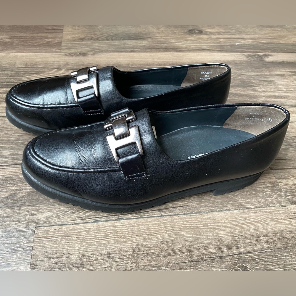 Paul Green Womens Black Loafers Size 7.5 (5) - Picture 2 of 8